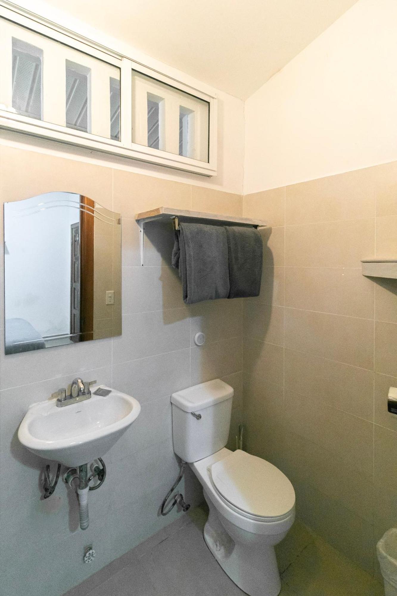 Pineapple House Hotel Бокас дел Торо Екстериор снимка
